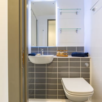 Premium En Suite - Image 7